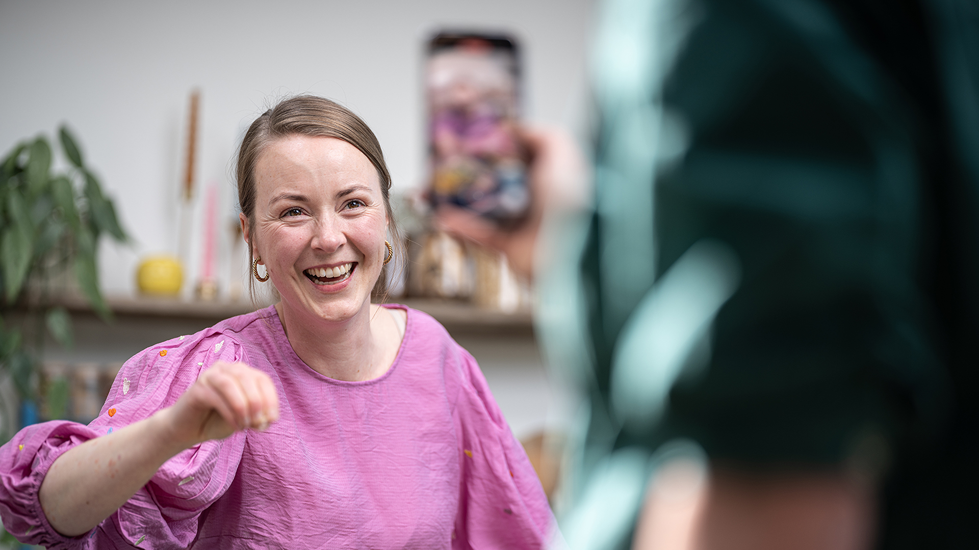 Malene foran kameraet