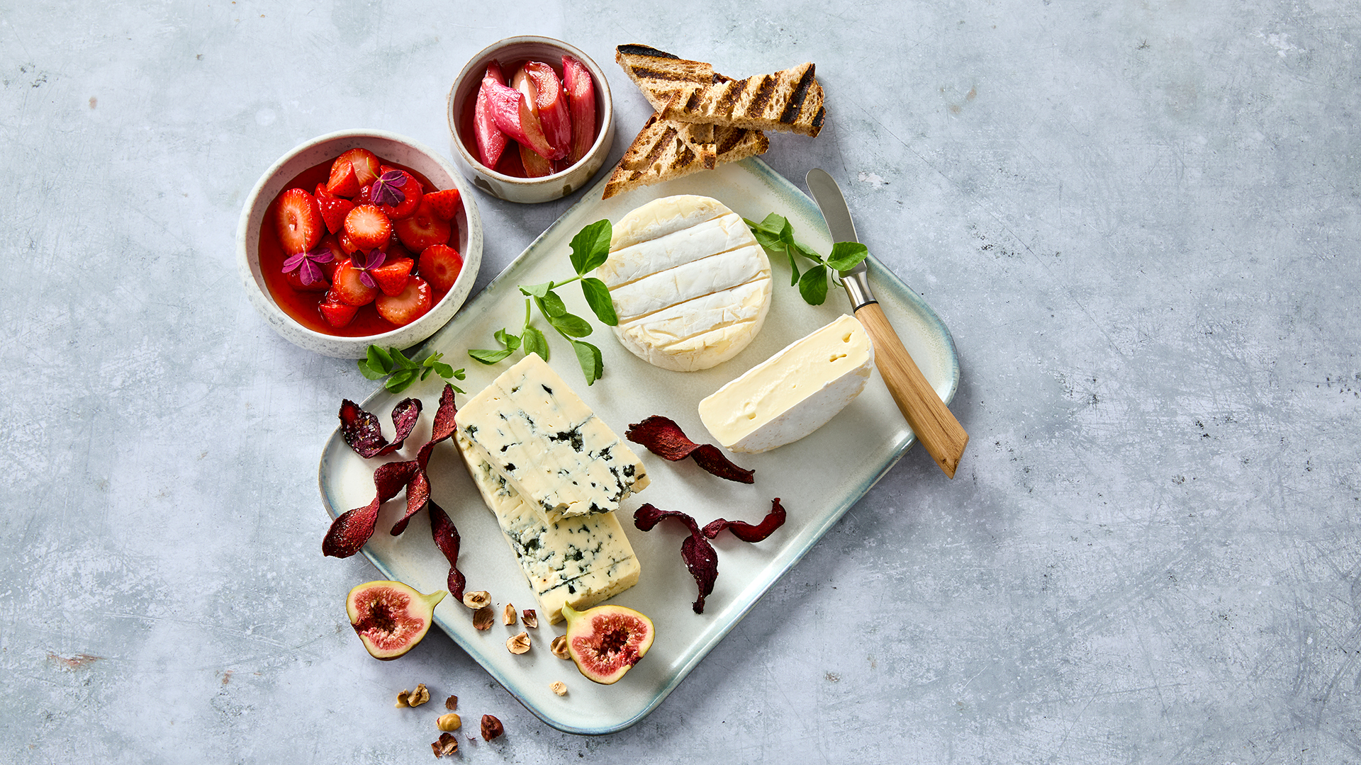 Skimmeloste på ostebordet