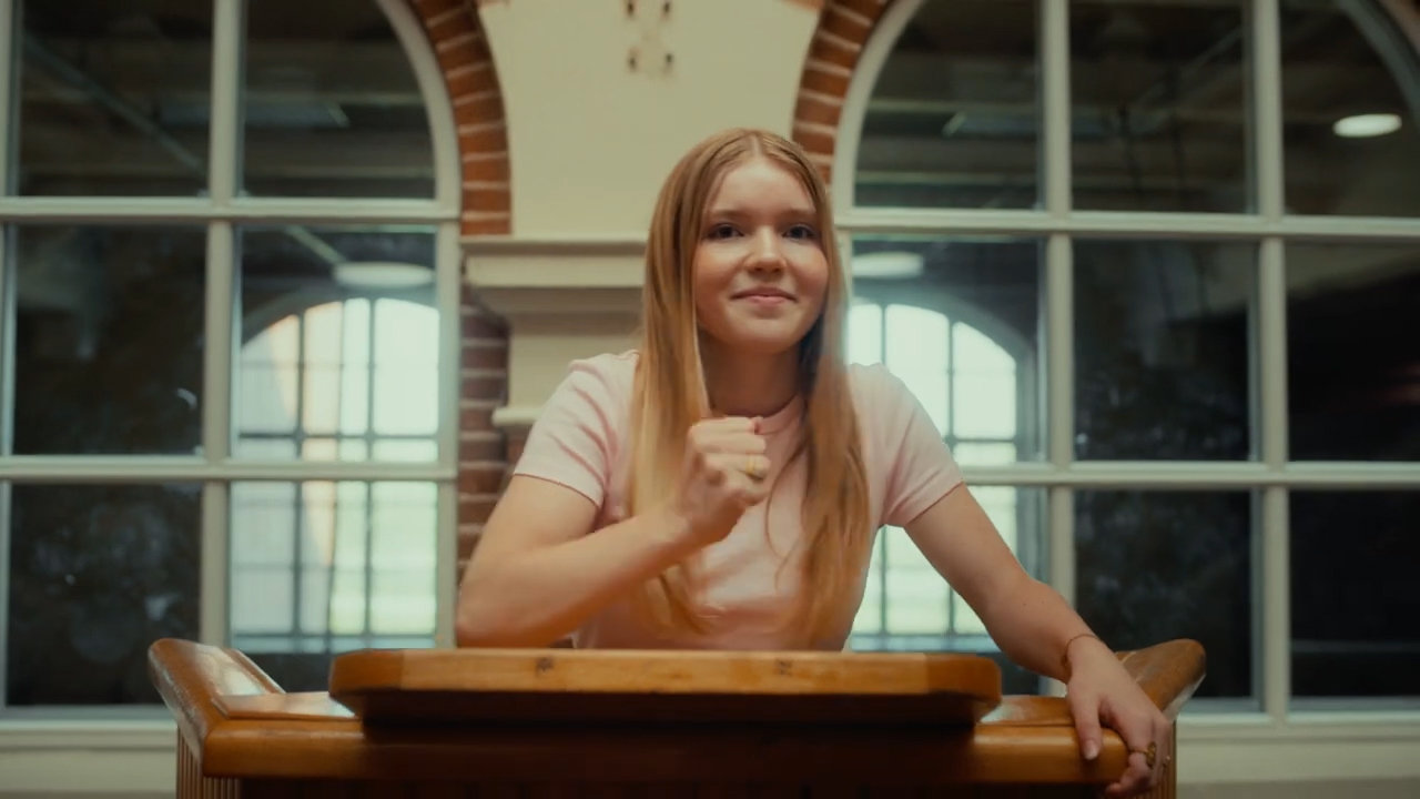 Musikvideo til sangen "Tilbage til rødderne"