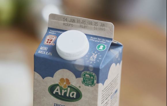 92 millioner Arla mælkekartoner har fået ny datomærkning, der skal modvirke madspild