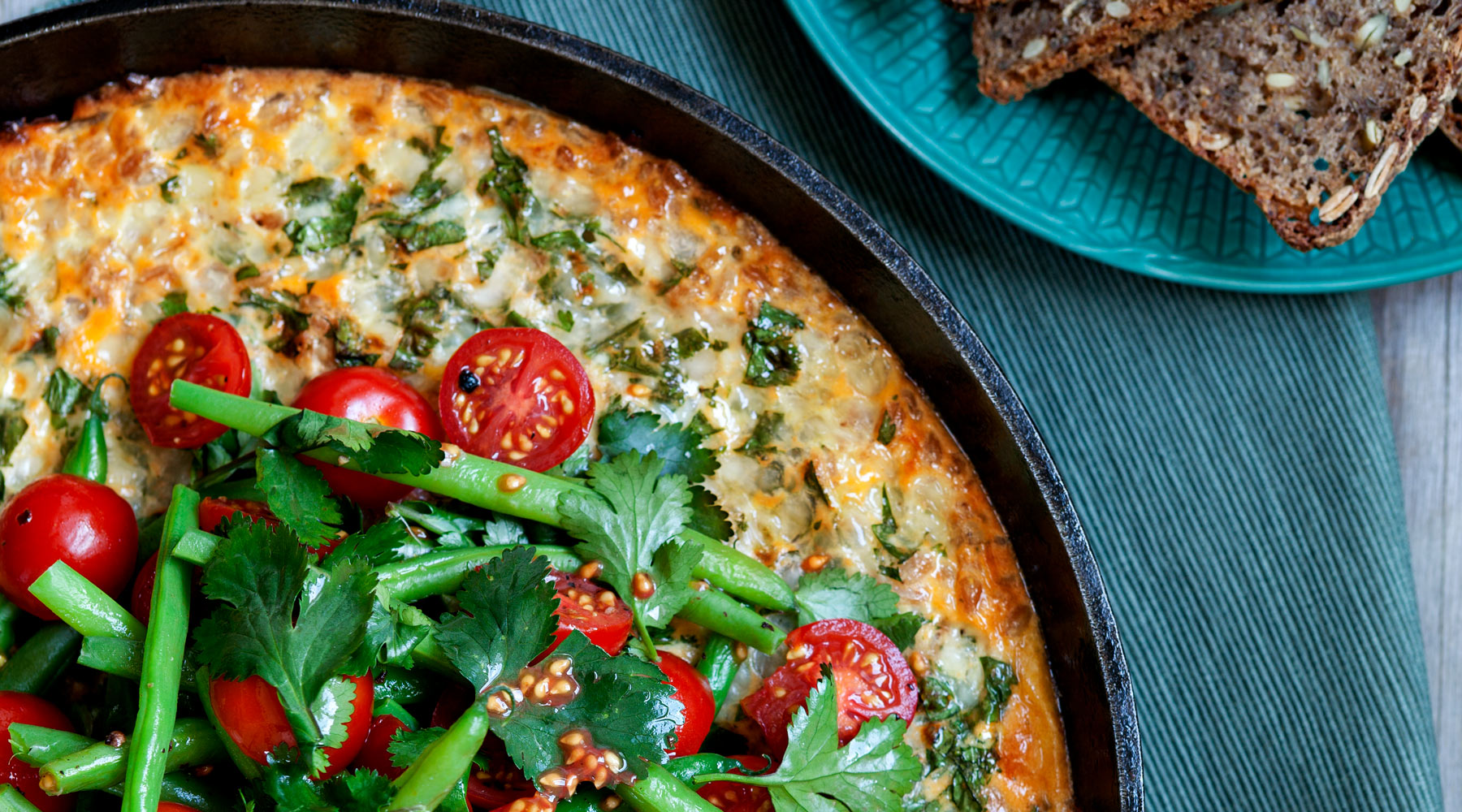 Frittata med perlespelt, svampe og hytteost